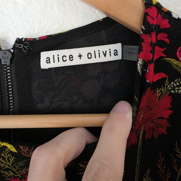 Alice and Olivia "Delora" fitted dress, Colorful floral pattern, Size 8 - Picture 3 of 12